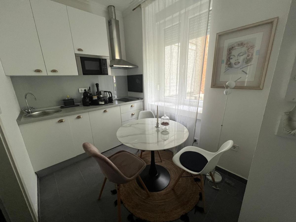 Center City Apartment 2 Zagreb Exteriör bild